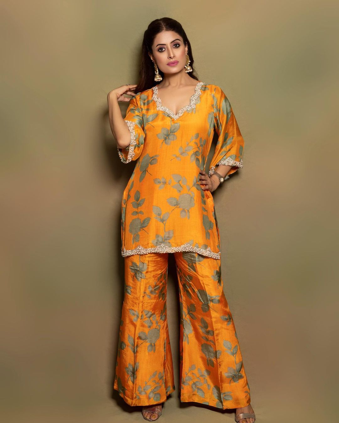 Niyamat Kurta Set