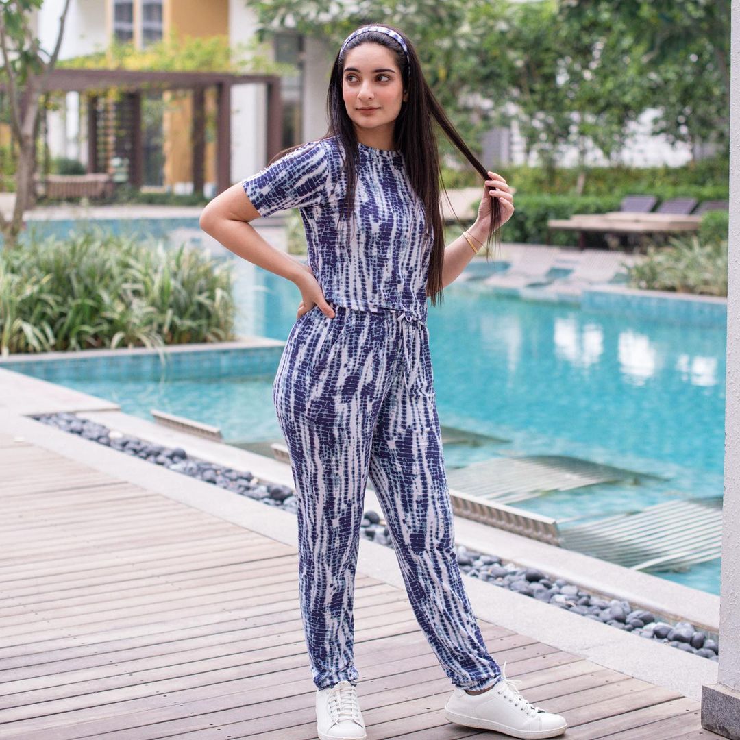 The Tie-Dye Jogger Set In Blue